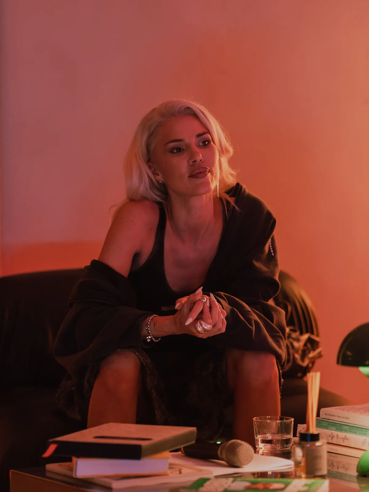 Karla Zelić listening to an answer