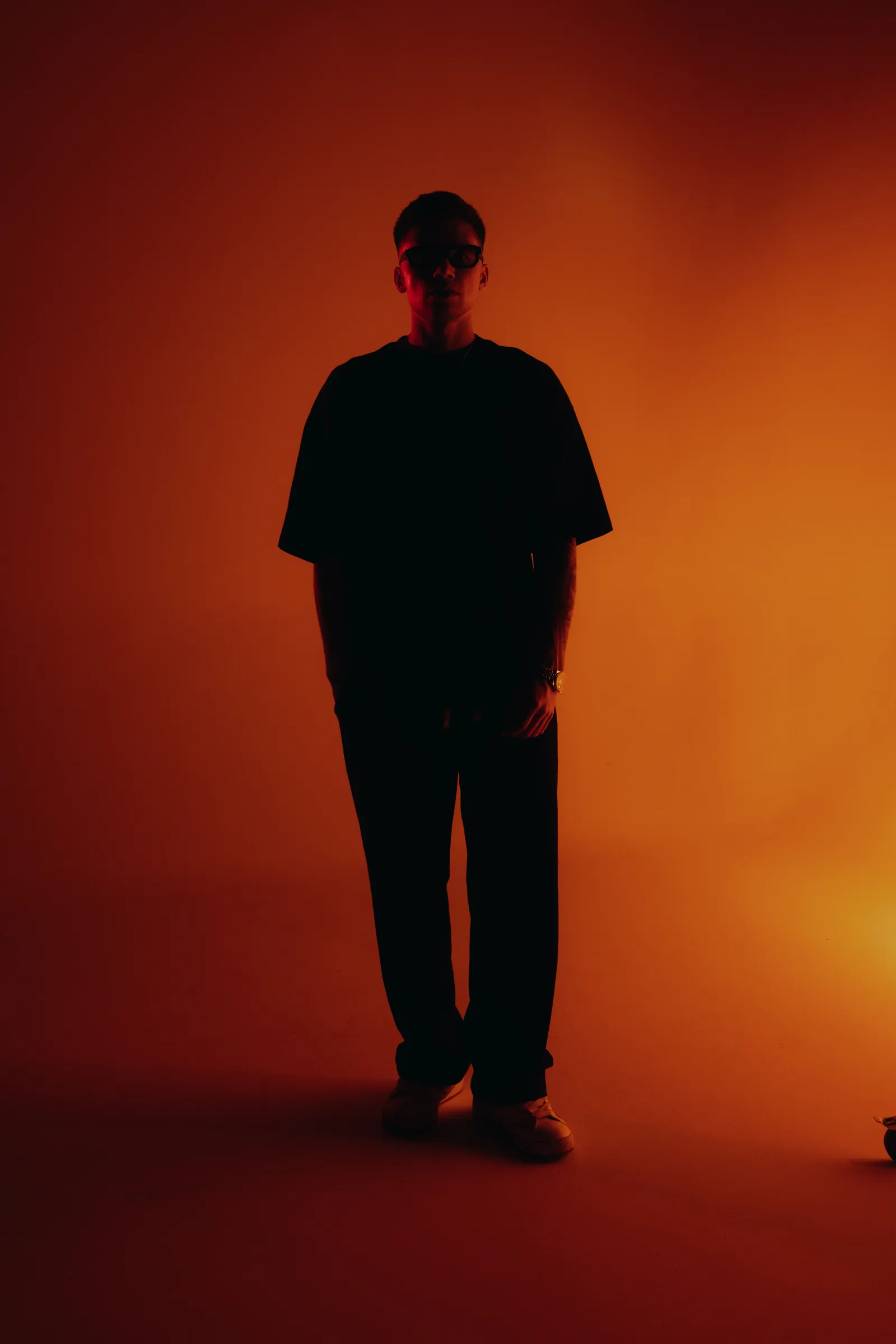 Portrait on a coloured backdrop in the Holographik photo studio, Zagreb
